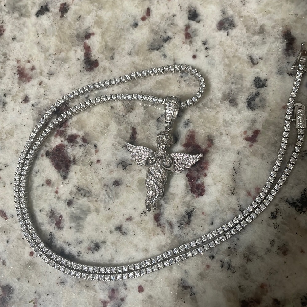2mm Diamond Tennis Chain w/ Diamond Pendant